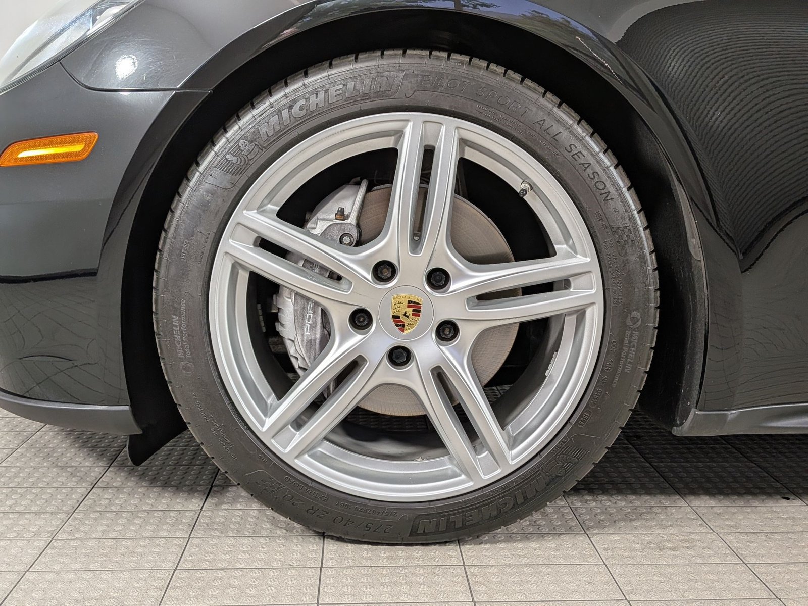 Used 2019 Porsche Panamera 4 AWD/4WD image 26