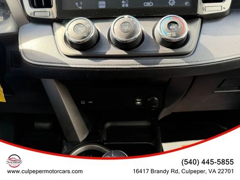 Used 2017 Toyota RAV4 LE AWD/4WD image 21