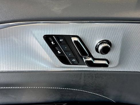 Used 2024 Cadillac Lyriq Tech RWD image 23