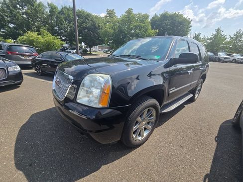 Used 2013 GMC Yukon Denali AWD/4WD image 3