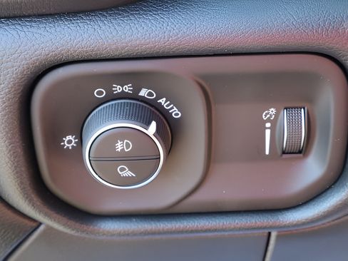 New 2026 RAM 2500 Tradesman AWD/4WD image 18