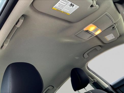 Used 2024 Nissan Sentra SV FWD image 29