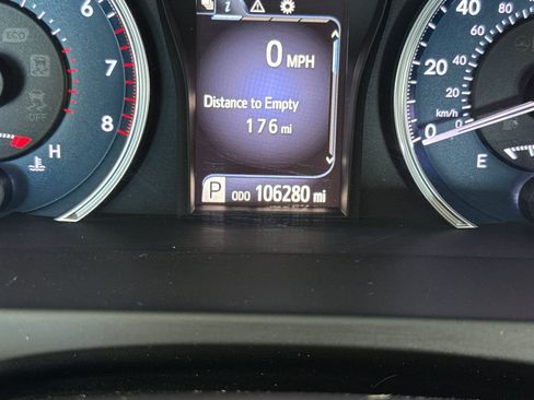 Used 2016 Toyota Camry LE FWD image 34
