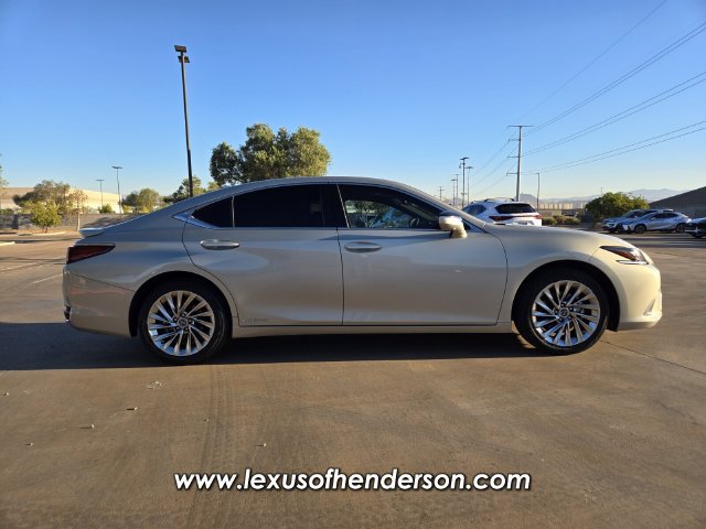 Used 2021 Lexus ES 300h w/ Accessory Package FWD image 8