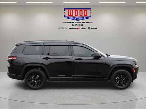 Used 2025 Jeep Grand Cherokee L Altitude image 2