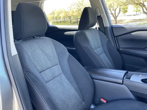 Used 2024 Nissan Rogue SV image 26