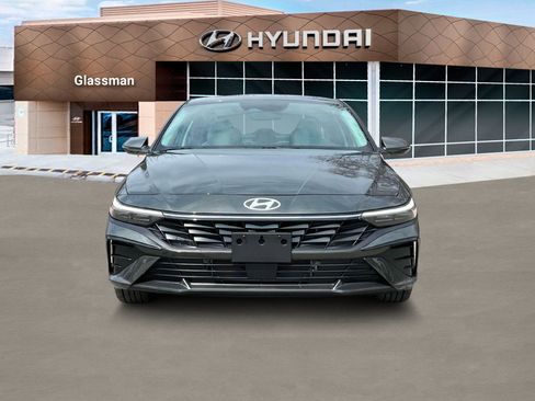 New 2025 Hyundai Elantra Limited image 12