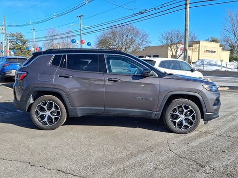Used 2024 Jeep Compass Limited AWD/4WD image 8
