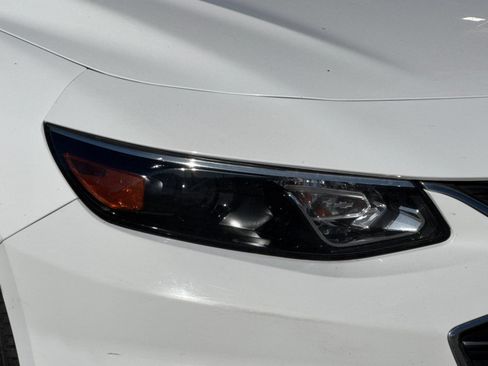 Used 2018 Chevrolet Malibu LS FWD image 35