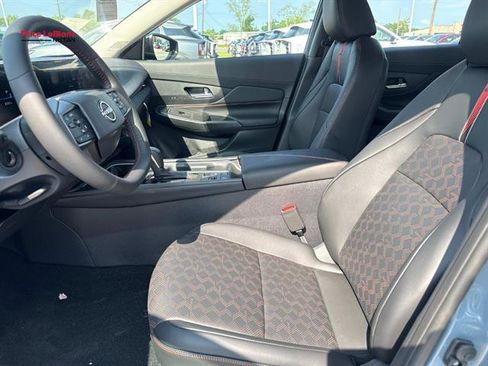 New 2026 Nissan Sentra SR w/ SR Premium Package FWD image 9