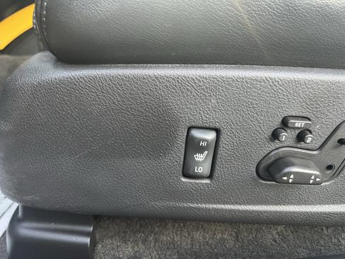 Used 2004 Chevrolet SSR w/ Preferred Equipment Group image 37