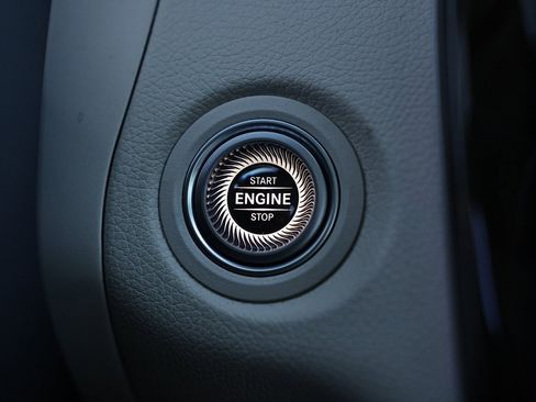 Used 2022 Mercedes-Benz GLC 300 4MATIC image 34