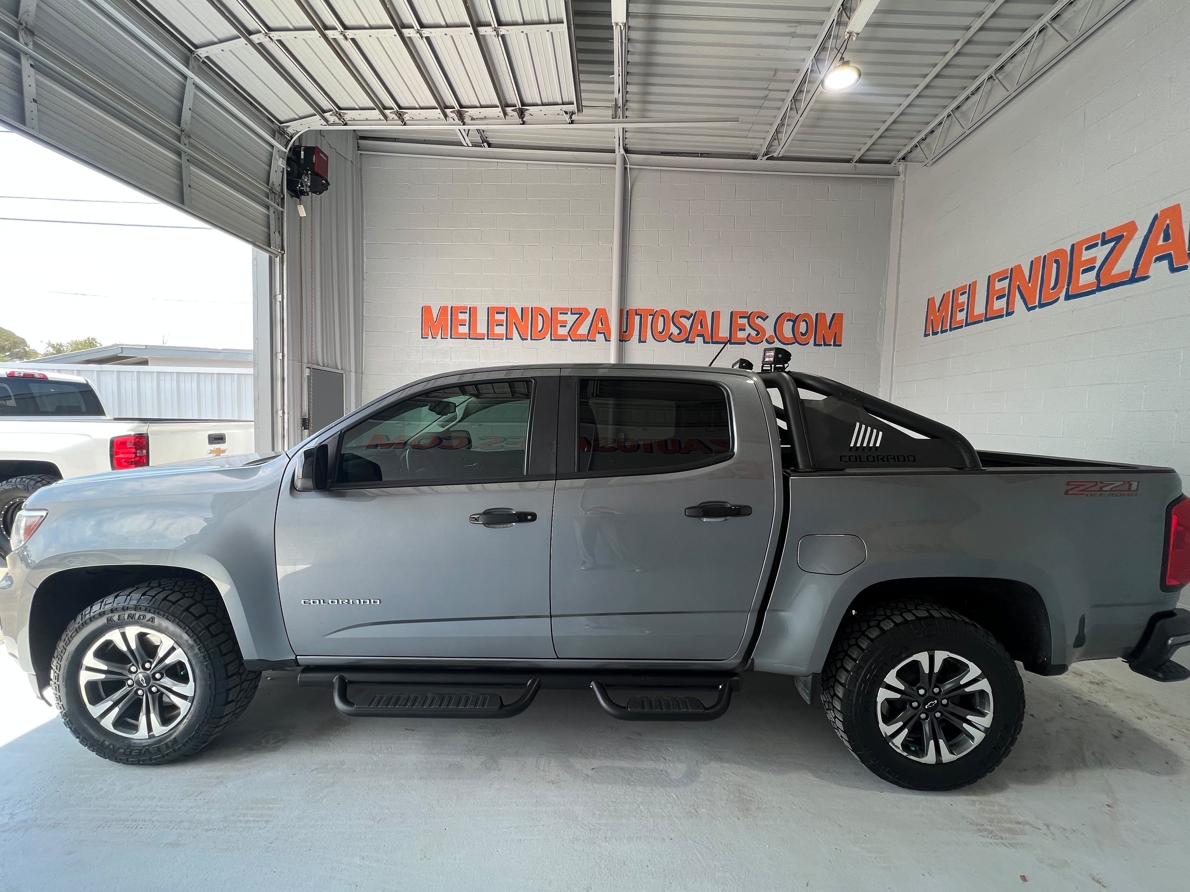 Used 2022 Chevrolet Colorado Z71 AWD/4WD image 2