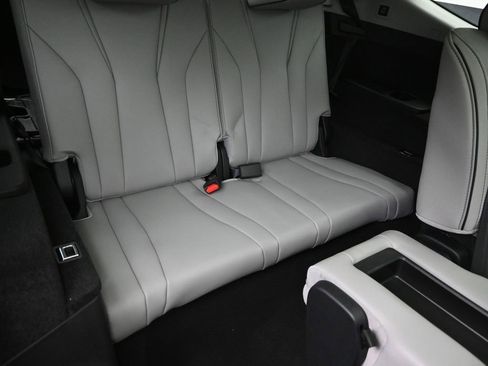 Used 2023 Acura MDX SH-AWD w/ Advance Package image 10