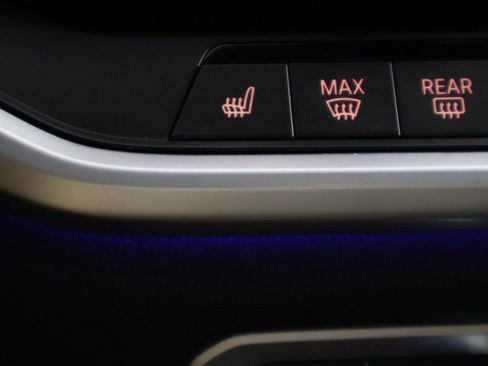 Used 2022 BMW X7 xDrive40i w/ M Sport Package image 53