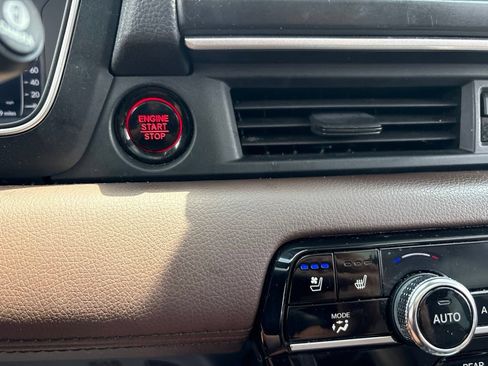 Used 2025 Honda Pilot Elite image 5