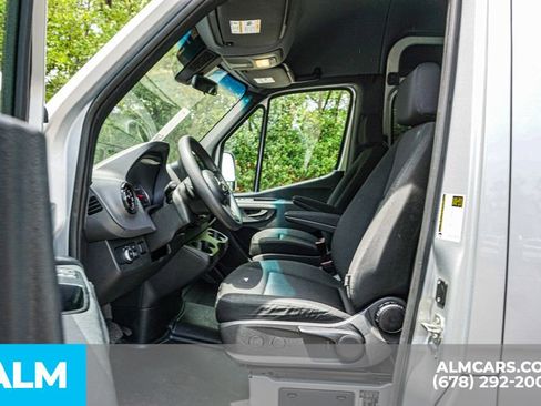 Used 2024 Mercedes-Benz Sprinter 2500 image 21