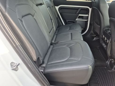 Certified 2023 Land Rover Defender 110 SE AWD/4WD image 21