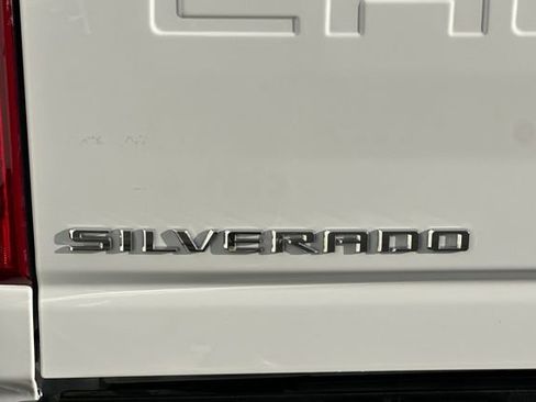 Used 2024 Chevrolet Silverado 2500 LT image 25