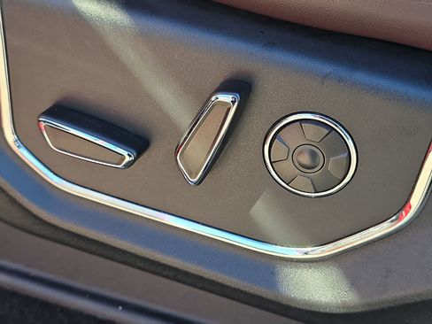 Used 2015 Ford F150 Platinum w/ Equipment Group 701A Luxury image 13