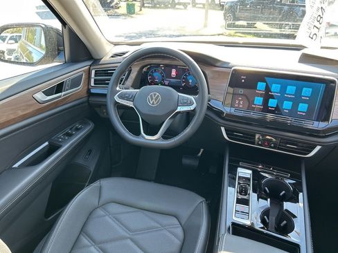 New 2026 Volkswagen Atlas SE FWD image 9