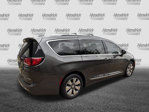 Used 2018 Chrysler Pacifica Limited w/ Advanced Safetytec Group image 9