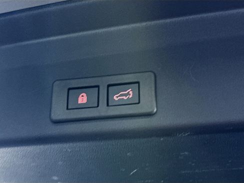 Used 2024 Subaru Ascent Premium w/ Convenience Package image 31