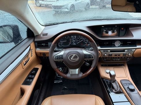 Used 2017 Lexus ES 350 w/ Premium Package image 23