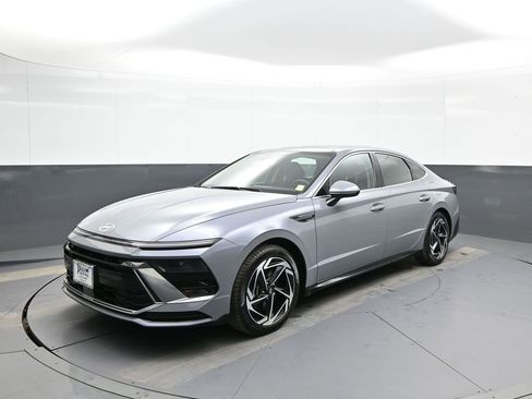 Certified 2025 Hyundai Sonata SEL image 1