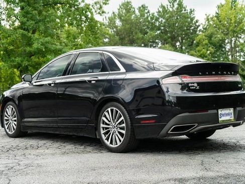 Used 2020 Lincoln MKZ image 9