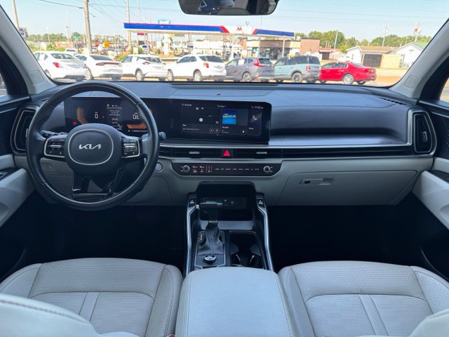 Used 2025 Kia Sorento EX w/ Panoramic Sunroof Package FWD image 7