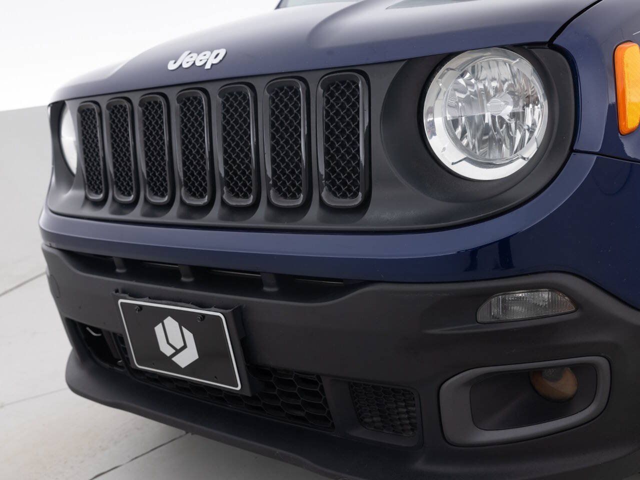 Used 2016 Jeep Renegade Latitude FWD image 16