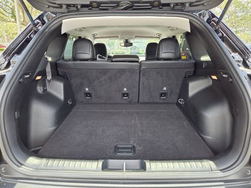 Used 2019 Jeep Cherokee Trailhawk w/ Cold Weather Group AWD/4WD image 9
