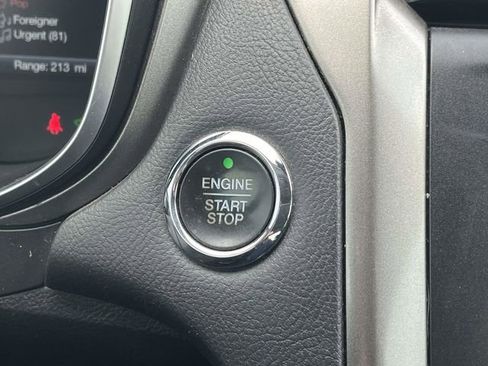 Used 2019 Ford Fusion SE image 32