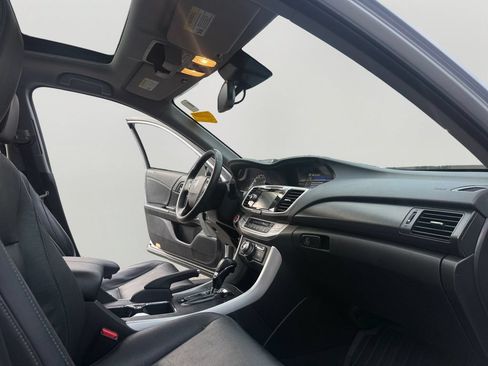 Used 2015 Honda Accord Touring image 11