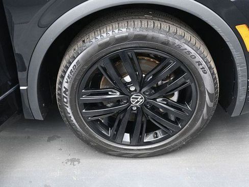 Used 2022 Volkswagen Tiguan SE R-Line image 39