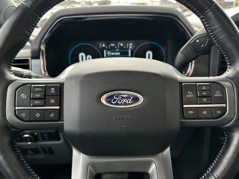 Used 2022 Ford F150 Lariat w/ Max Trailer Tow Package image 22