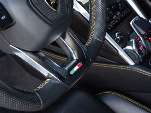 Used 2020 Lamborghini Urus image 13