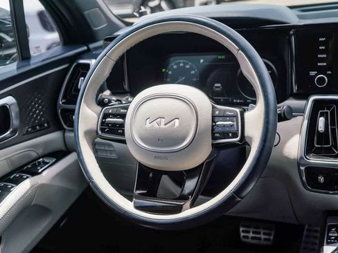 Certified 2023 Kia Sorento SX Prestige AWD/4WD image 14