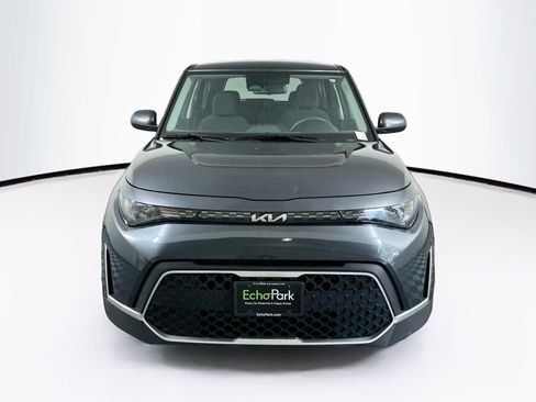 Used 2025 Kia Soul LX w/ LX Technology Package FWD image 2