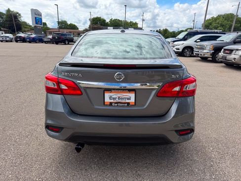 Used 2016 Nissan Sentra SR w/ SR Premium Package FWD image 4