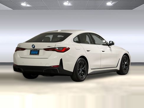 Used 2025 BMW i4 xDrive40i w/ Premium Package AWD/4WD image 9