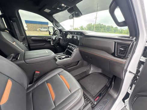 Used 2024 GMC Sierra 2500 AT4 w/ AT4 Premium Plus Package AWD/4WD image 20