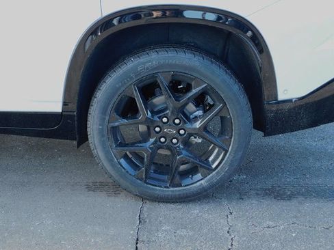 New 2026 Chevrolet Traverse RS w/ LPO, Illumination Package FWD image 30