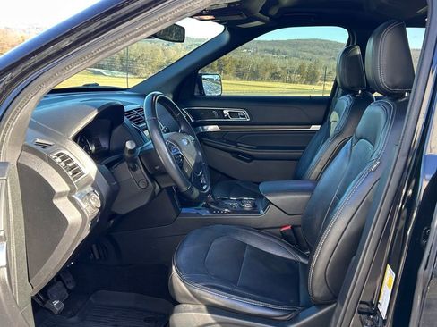 Used 2018 Ford Explorer Limited w/ Equipment Group 301A image 17