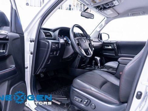 Used 2019 Toyota 4Runner TRD Off-Road Premium AWD/4WD image 24