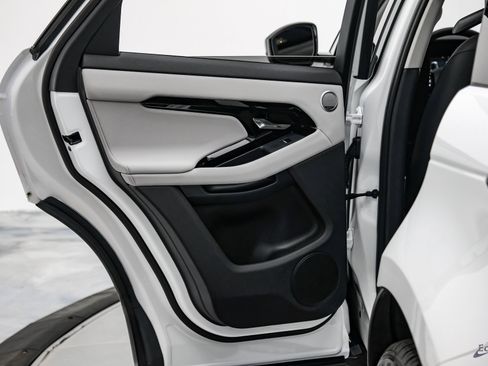 Used 2024 Land Rover Range Rover Evoque Dynamic SE image 80