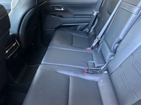 Used 2025 Lexus GX 550 w/ Accessory Package (2T) AWD/4WD image 27