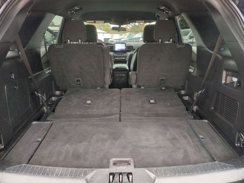 Used 2020 Ford Explorer XLT image 29