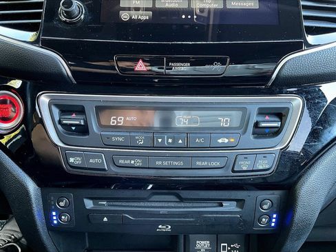 Used 2022 Honda Pilot Black Edition image 18